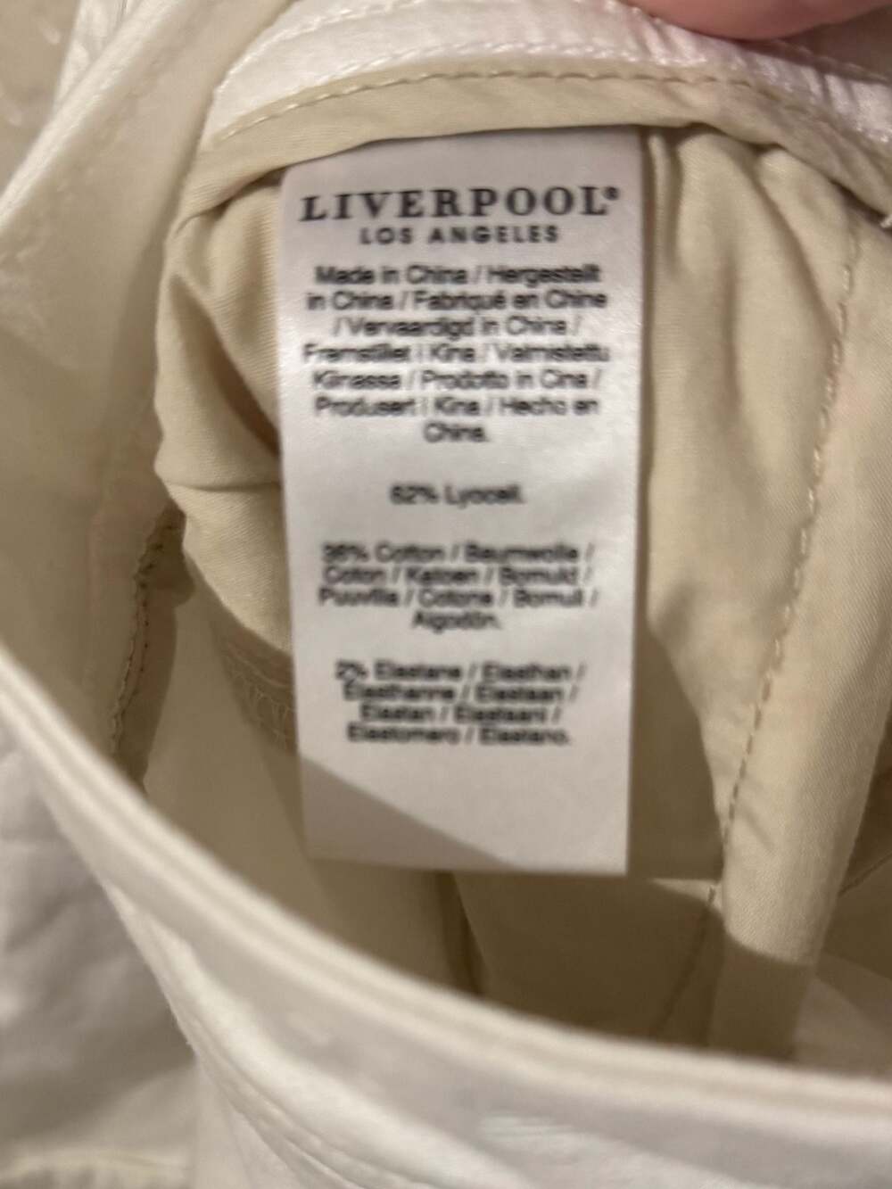 Liverpool Los Angeles White Cuffed Denim Shorts Size 12/31 - Picture 4 of 9